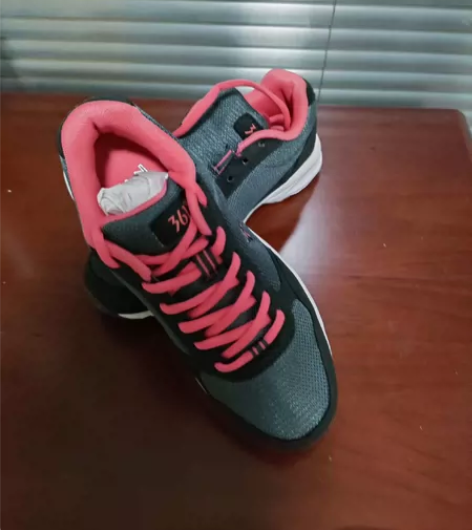 361度运动鞋，35码，轻便舒适，防滑耐磨...