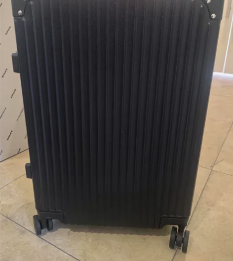 行李箱:nautica行李箱 买车送的全新...