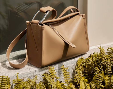 【年货价】纳兰杜斜挎包女2023新款枕头包...