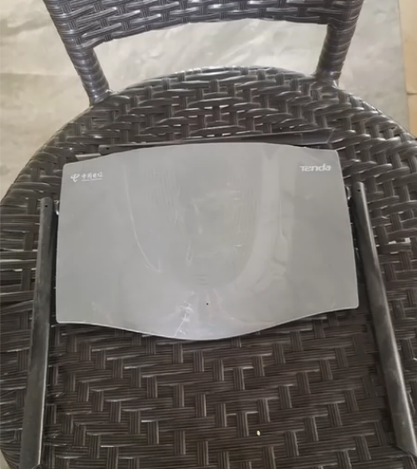 出二手 腾达AX1806/AX1803路由...