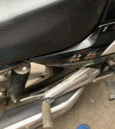 铃木钻豹125摩托车，进口发动机，动力强劲...