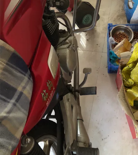 铃木钻豹  摩托  125跑了两万多公里 ...