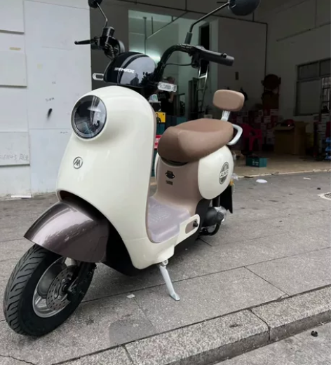 出二手电动车 配60伏全新大电瓶、续航里程...