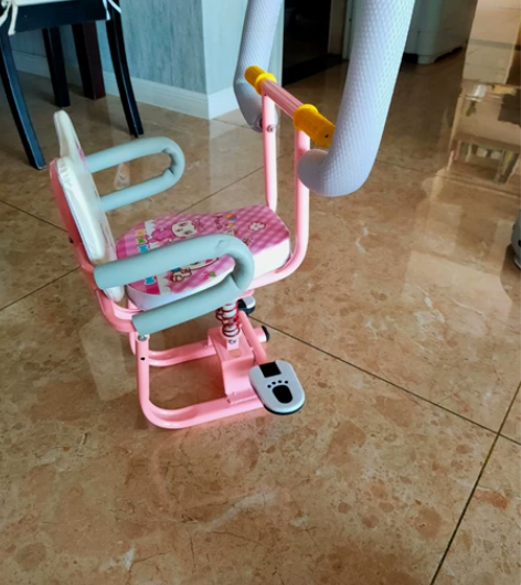 全新儿童安全座椅，车都没上过。自取 感兴趣...