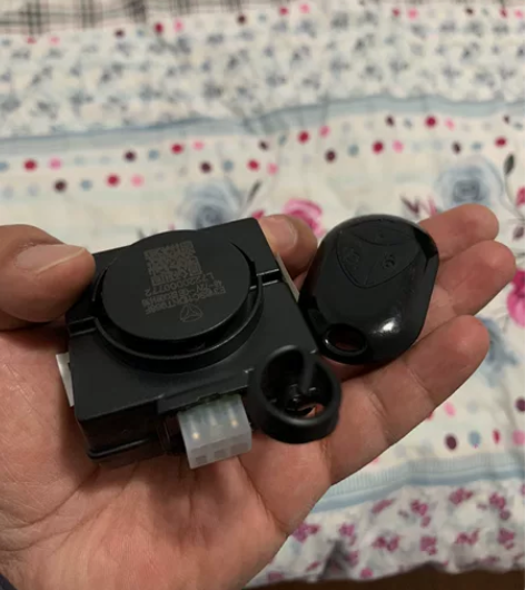 雅迪原装遥控防盗器 只有一个遥控器 感兴趣...