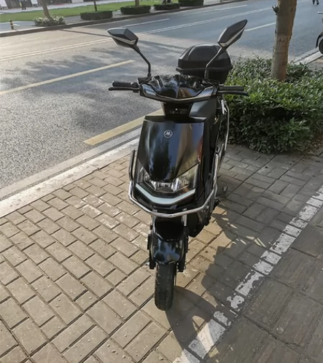 6个大电池的二手车，白牌，证件齐全 感兴趣...