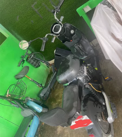 是车模 ！不是裂了 出售一台自用电动车四季...