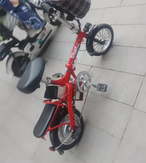 绿源品牌折叠电动车，成色不错，全车铝大架，...