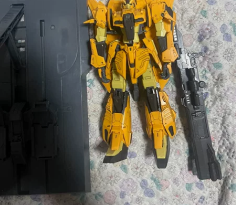 mg黄狼高达，已拼装成品实物照，微渗线和水...