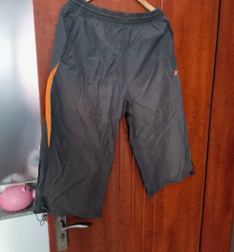 七分裤纯色，灰色拼色，一直都在衣柜里放着，...