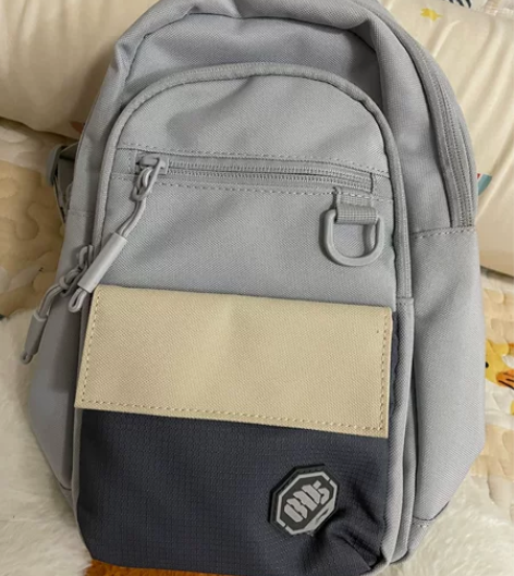 李宁单肩斜挎包，莫兰迪淡蓝色 非常百搭，男...