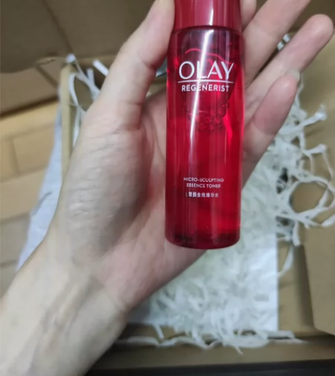 Olay塑颜金纯精华水50ml，保质期在2...