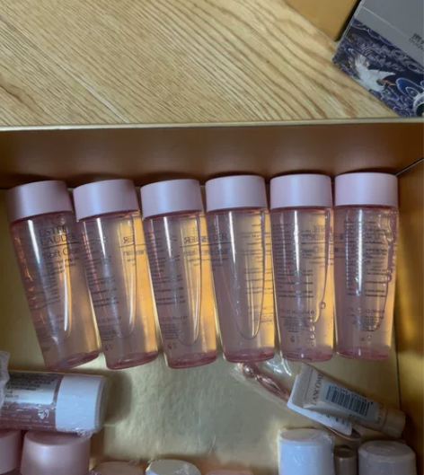 雅诗兰黛粉水50ml 余100个，效期25...