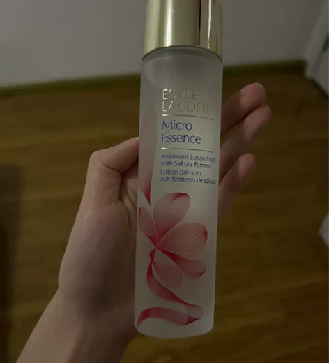 雅诗兰黛樱花水 有两瓶用不完 还剩一瓶 保...