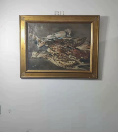 油画静物作品，年代不详，作者不详，画的色彩...