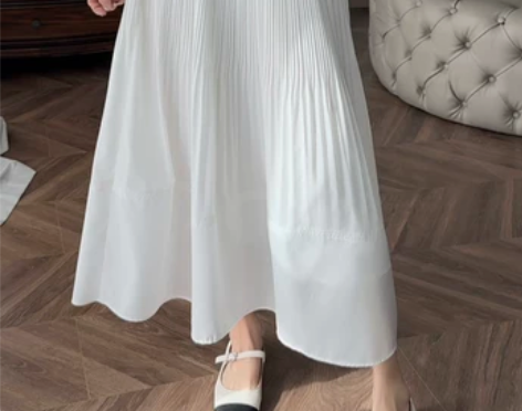 ?张涩涩24Spring白色赫本美学氛围感...