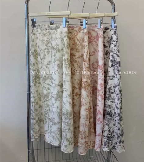 Ay家，全新带吊牌，绿色包邮出，腰围比较小...