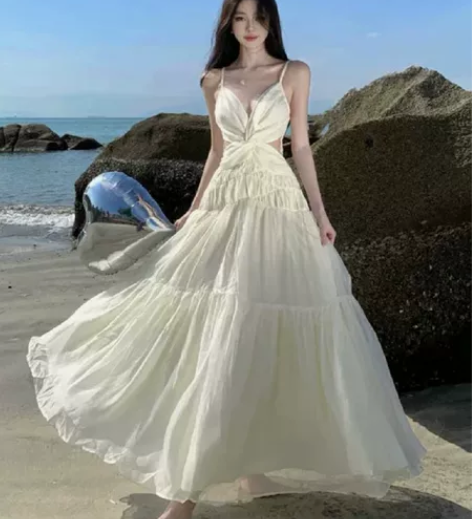 三亚旅游拍照沙滩裙女海边度假高级感吊带露背...