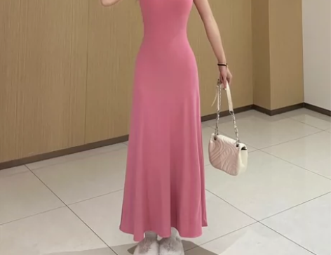 [比心]#收腰连衣裙 法式吊带大摆裙显瘦气...