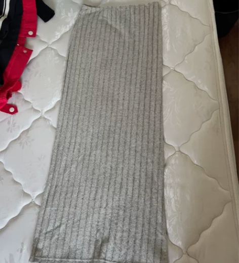 铅笔裙 没穿过的闲置全新的!xs号 52公...