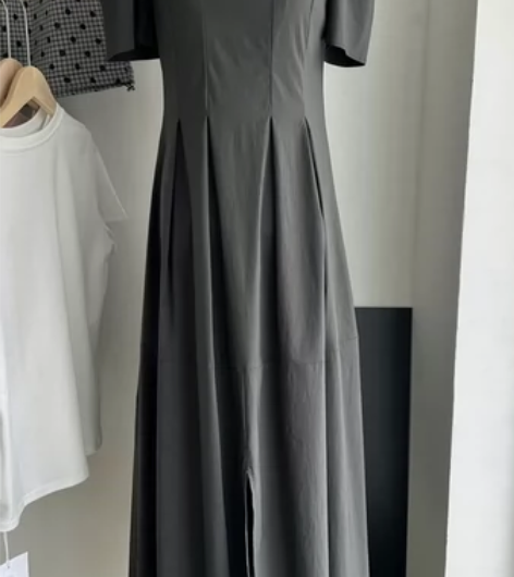 夏季新款洋气减龄西装连衣裙港风 感兴趣的话...