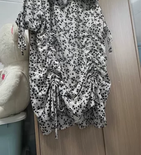 连衣裙中款感兴趣的话点“我想要”和我私聊吧...