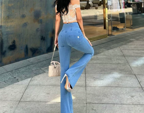 蜜桃臀微喇叭牛仔裤女提臀高腰长腿阔腿202...