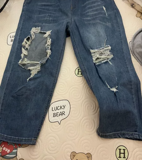 一款破洞裤 一次没穿过 适合夏天 能穿到1...