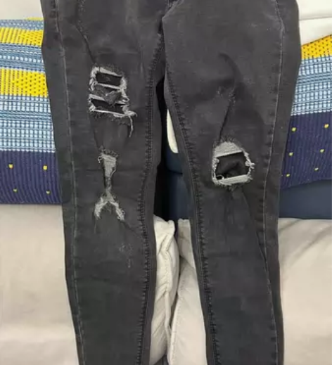 29码紧身铅笔裤，实体店购入，质量很好。一...