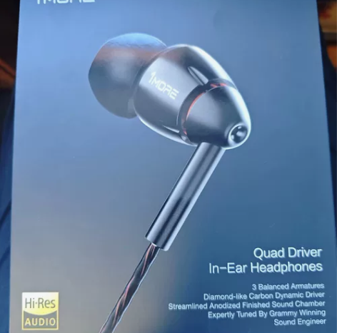 万魔四单元圈铁耳机，成色如图，自定义9成新...