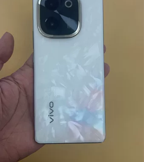 刚收一台VIVO  新款 Y200 24+...