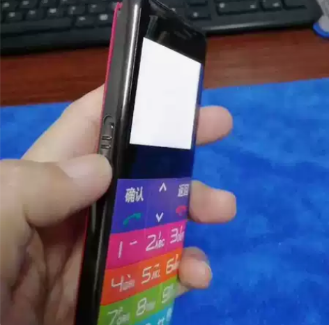 中兴手机L788 除了屏幕不显示画面都正常...