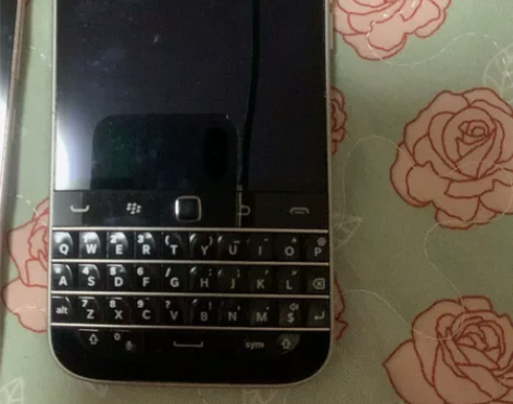 黑莓手机 一切功能正常 感兴趣的话点“我想...
