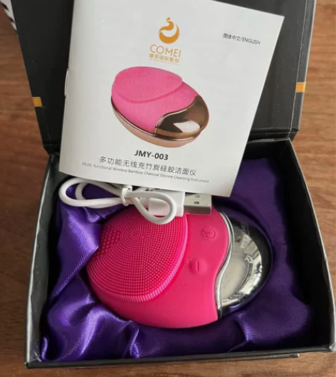 多功能无线充硅胶洁面仪，是当时去康美国际整...
