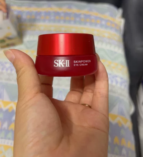 sk2眼霜15g瓶，外盒完好 感兴趣的话点...