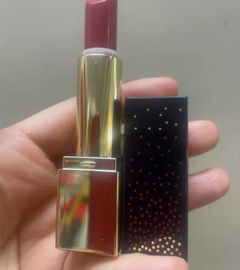 雅诗兰黛420口红，她实际上属于中小样，无...