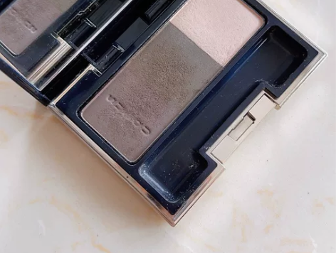 SUQQU三色眉粉01 苔绿 实物照片，用...