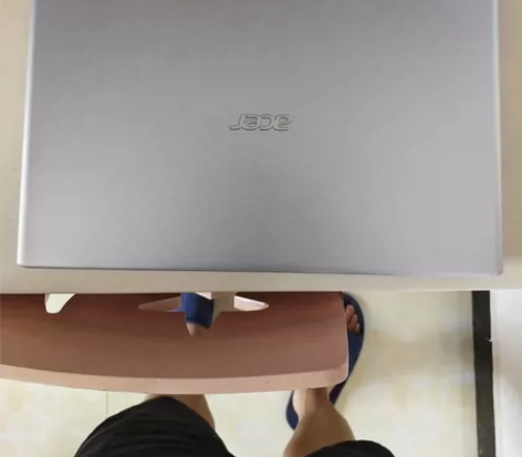 宏碁笔记本，很多年前老古董，触摸屏，具体配...