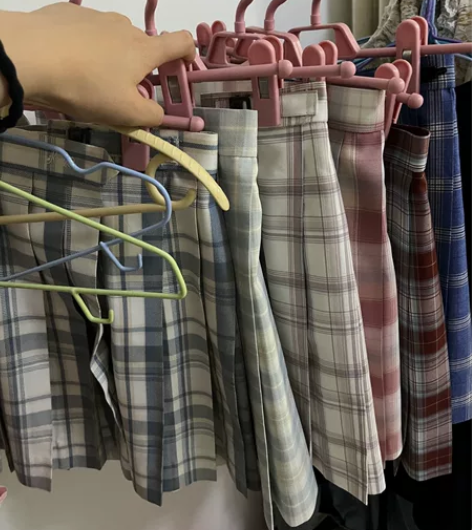 正品jk群  买来都一二百，现在40一条出...