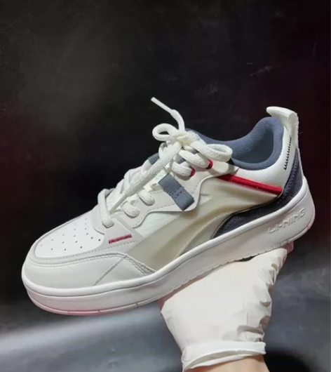 李宁 男式经典舒适 休闲鞋 ，39.5、4...