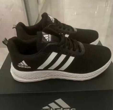 原价598商场购入的。急出!阿迪达斯运动鞋...
