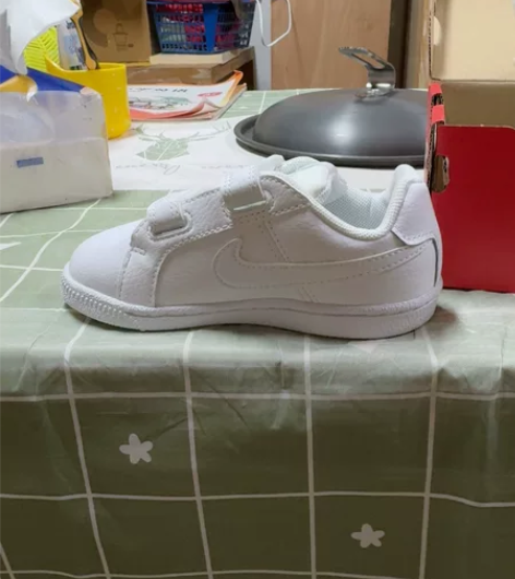 耐克小白鞋全新6C 12厘米 22码......