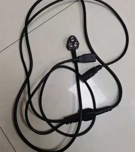 一拖二电脑主机和显示器电源线 感兴趣的话点...