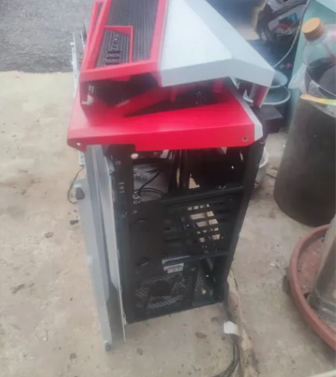 本人淘汰下来的机箱（海盗船），配件齐全 感...