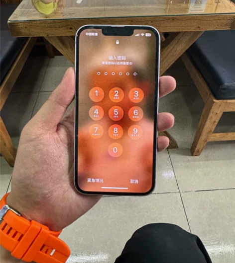 妹妹用的苹果14无任何磕碰，纯原装，99新...