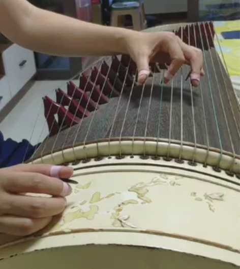 闲置古筝，平时练习音色完全没有问题，可听视...