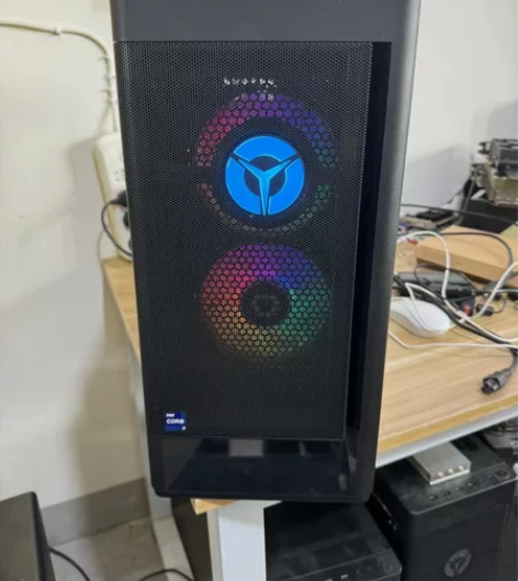 联想(Lenovo)拯救者刃7000K 游...