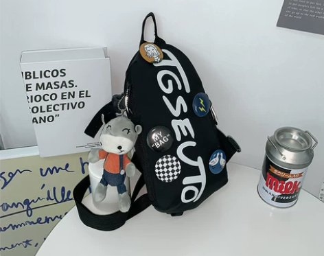 【狂欢价】潮牌日系胸包男士ins简约单肩包...