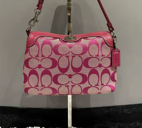 【现货】Coach蔻驰中古包粉色老花转扣小...