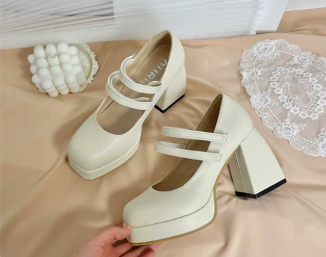 买来准备结婚穿 但是结婚当天鞋拿错了 没有...